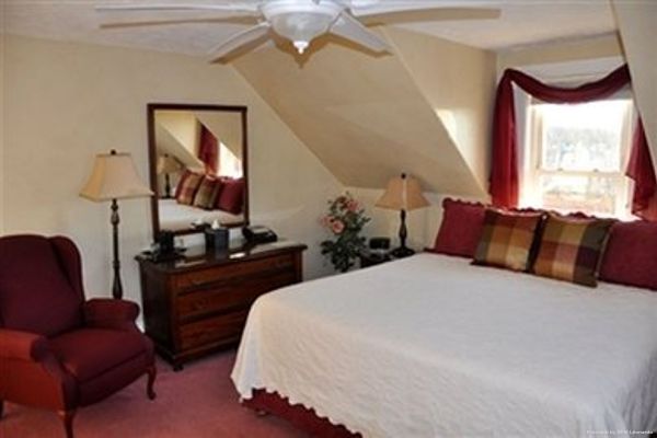 THE INNS AT GREENLE (Boothbay Harbor)